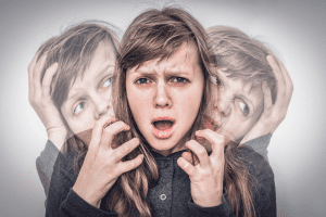 Schizophrenie: Chaos im Kopf? Achte auf diese Anzeichen!